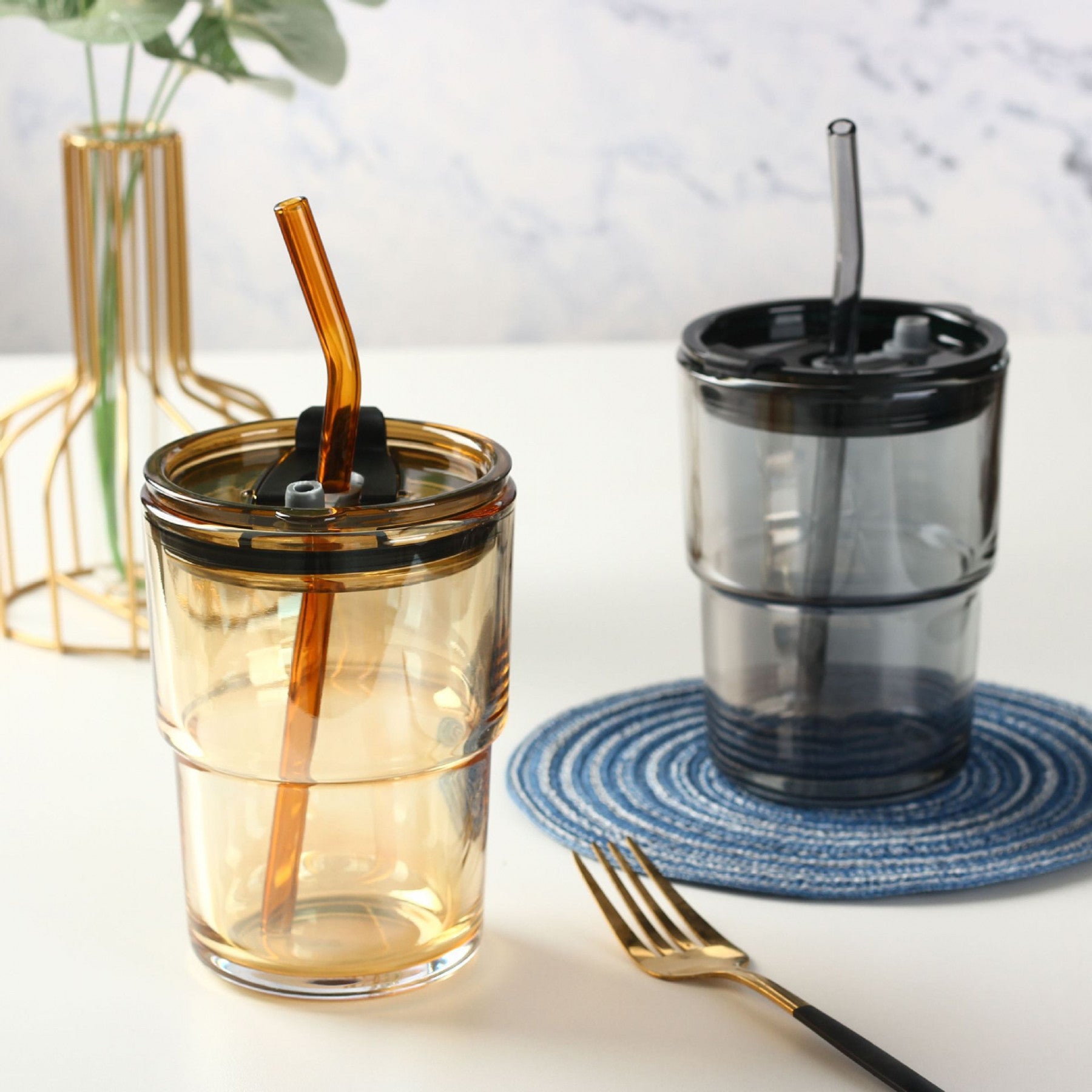 GLASS MUG WITH STRAW AND COVER 400 ML